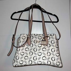 NWT Guess -new crossbody/shoulder handbag so many compartments